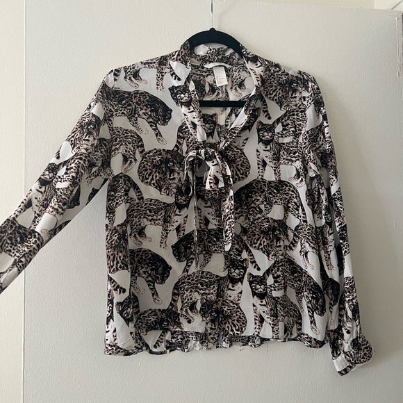 Cute PussyBow Blouse with jungle cats leopards top shirt lightweight H&M - Picture 3 of 5